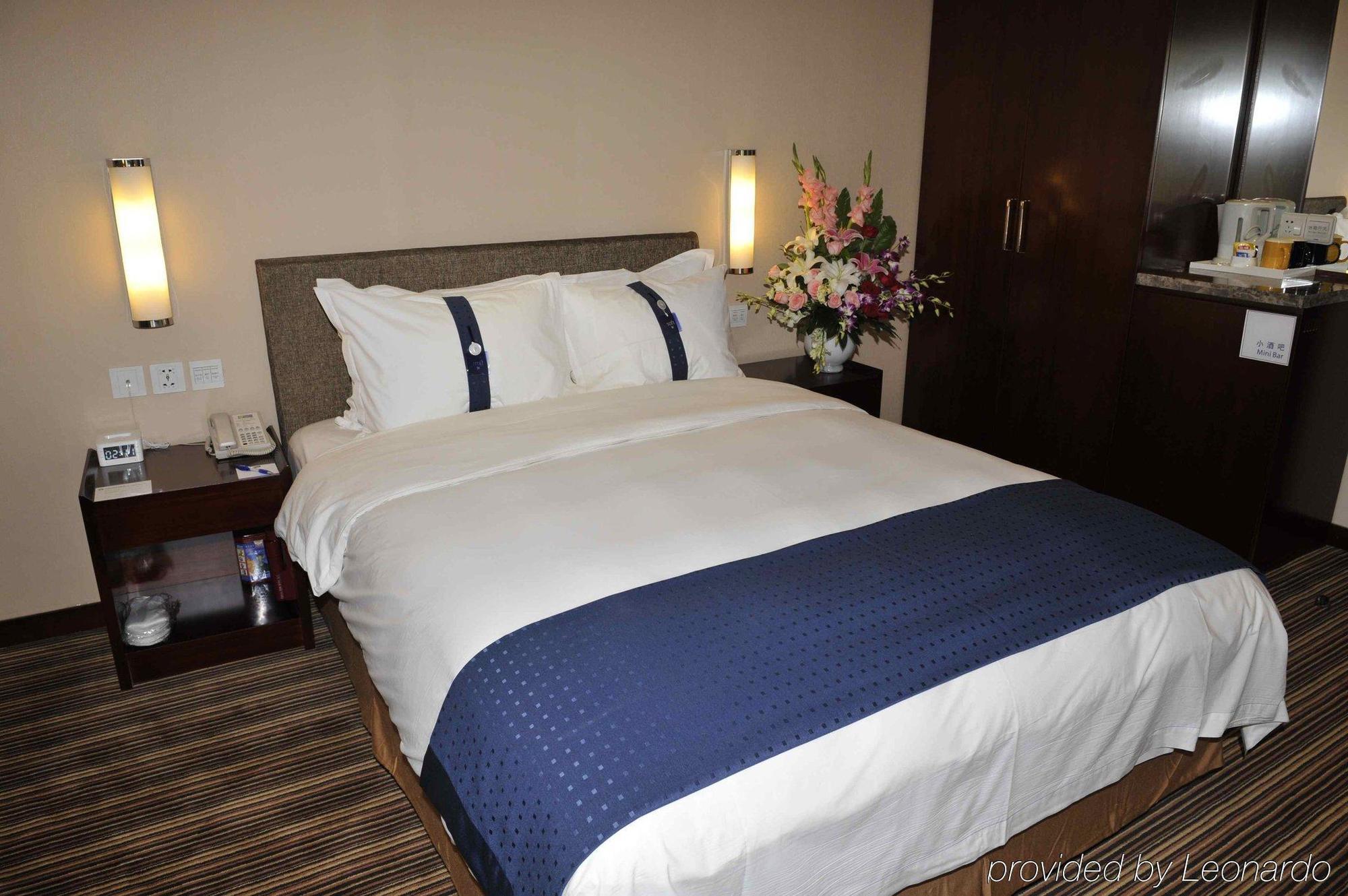 Holiday Inn Express Tianjin City Center Номер фото