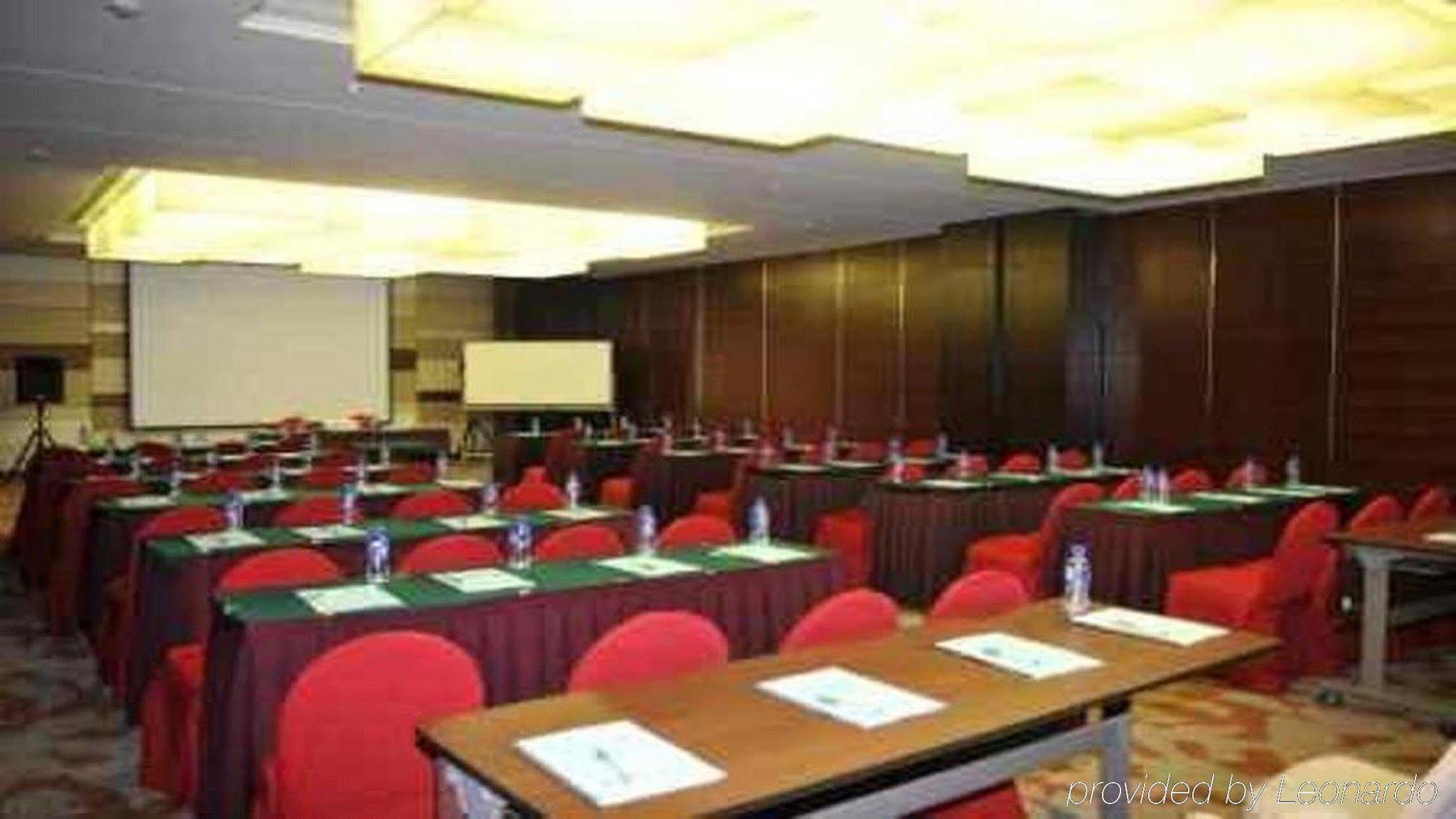 Holiday Inn Express Tianjin City Center Зручності фото