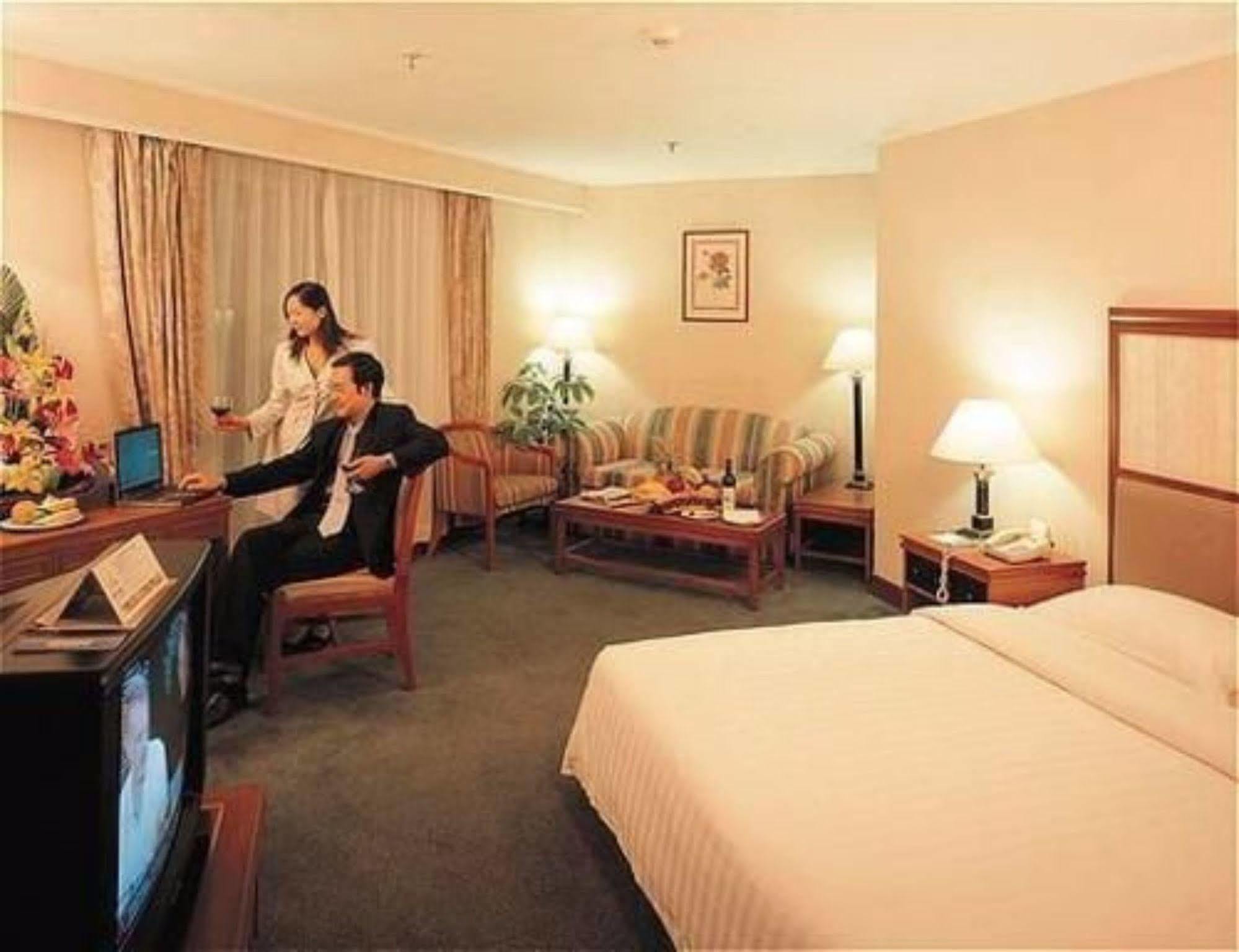 Holiday Inn Express Tianjin City Center Номер фото