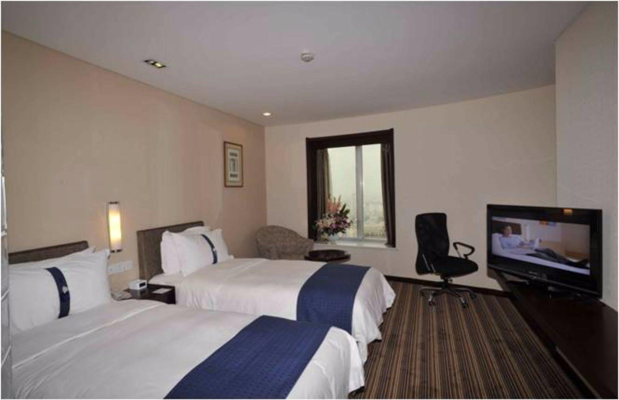 Holiday Inn Express Tianjin City Center Екстер'єр фото