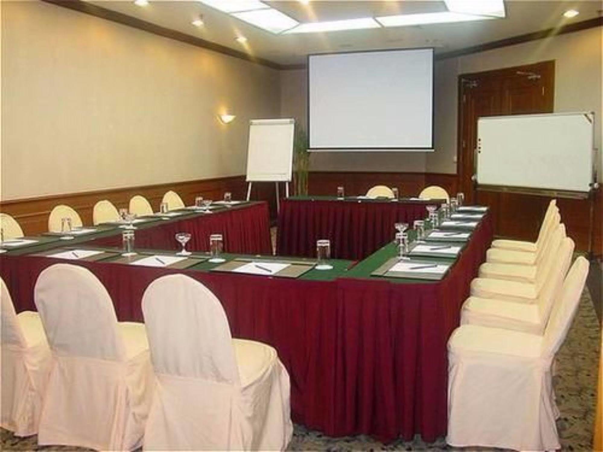 Holiday Inn Express Tianjin City Center Екстер'єр фото
